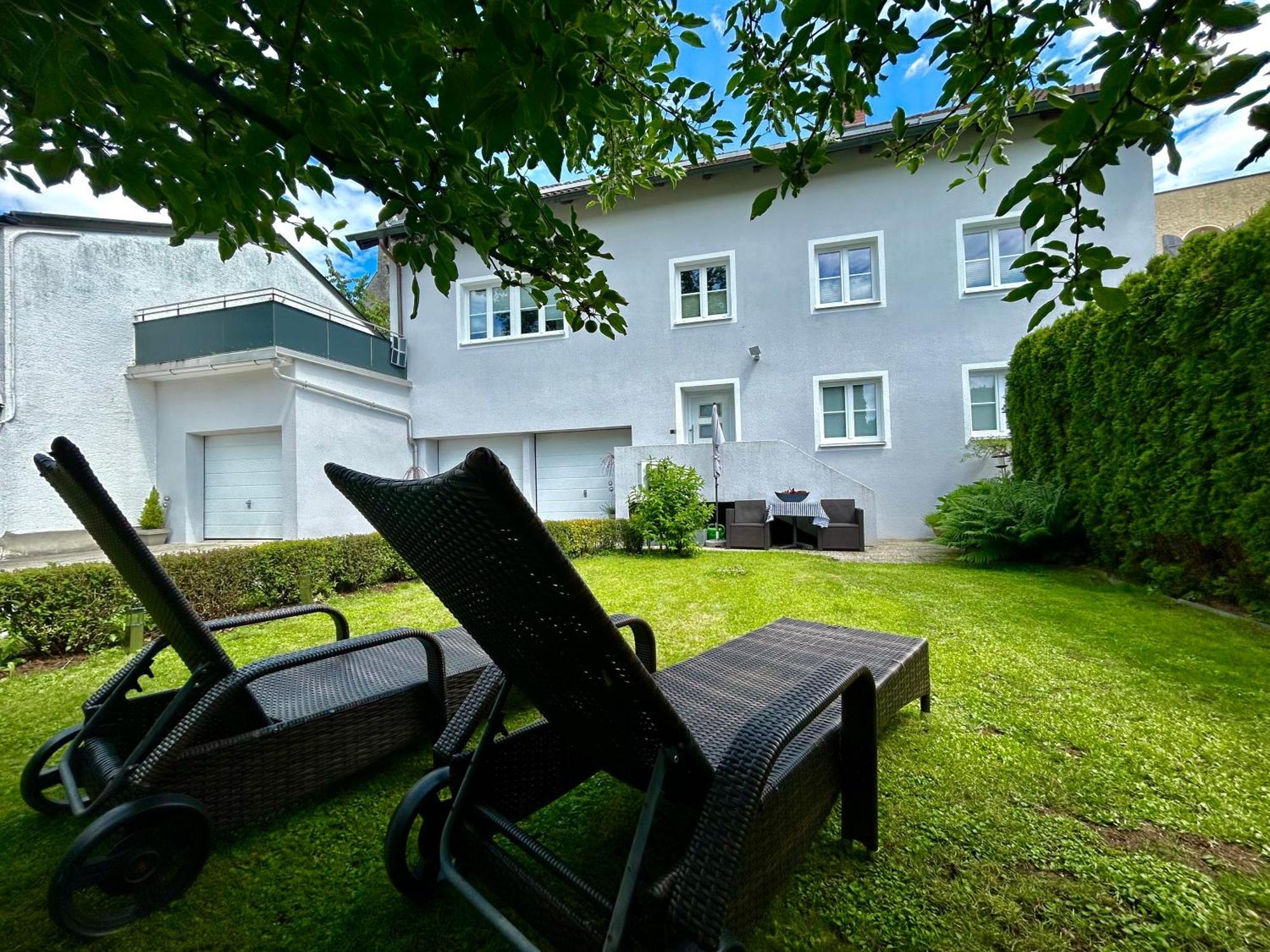 An Der Idyllischen Salzachschleife Naehe Salzburg * Laufen
